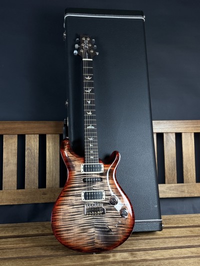PRS Modern Eagle V Charcoal Cherry Burst